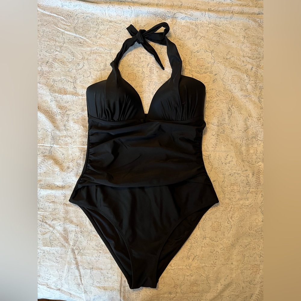 Cupshe Black Halter One Piece Swimsuit with Ruching